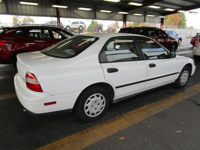 1994 Honda accord trunk space #3