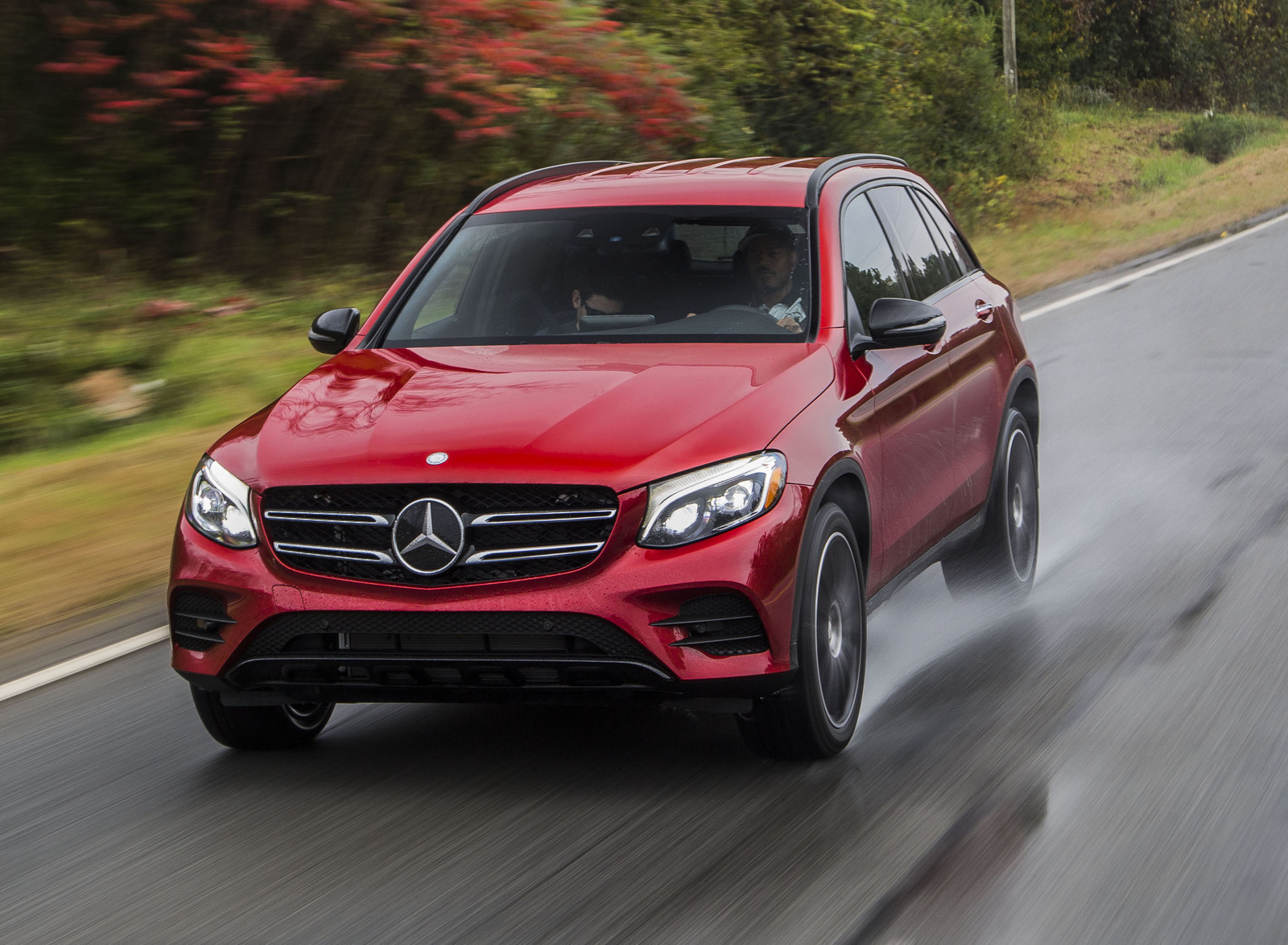 2016_mercedes-benz_glc-class-pic-1196998727043800321-1600x1200.jpeg