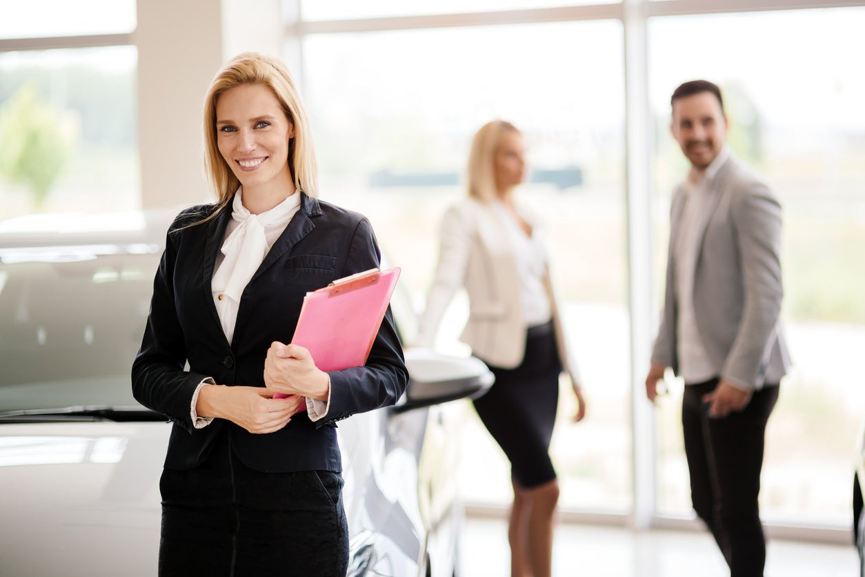 Who to Expect at a Car Dealership - CarGurus