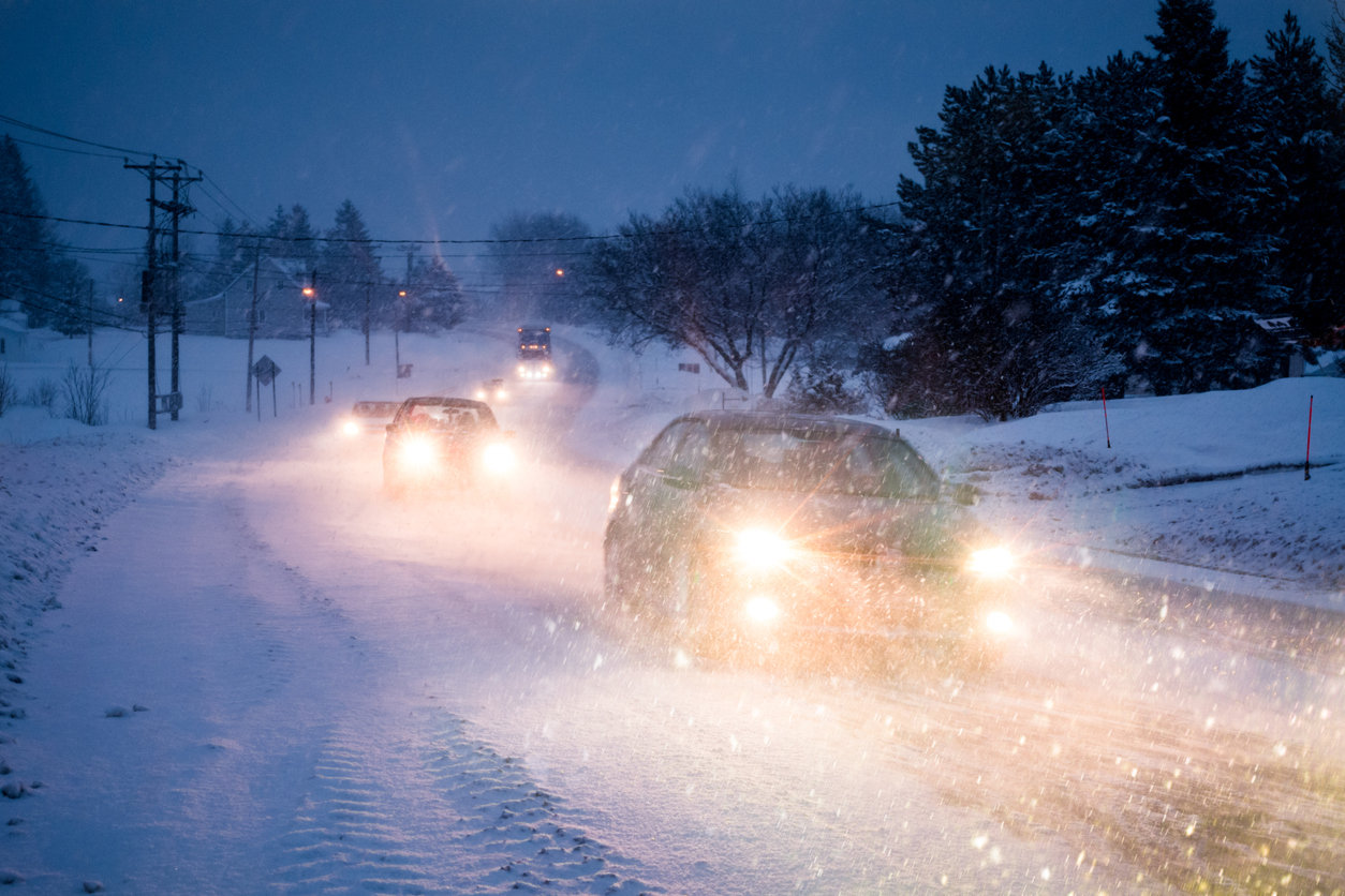 how-to-drive-safely-in-winter-weather-cargurus