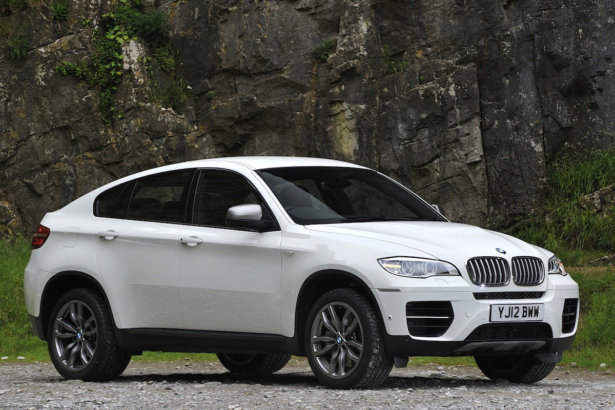 Driving the BMW X5 4.6is - Once The Fastest SUV on the planet