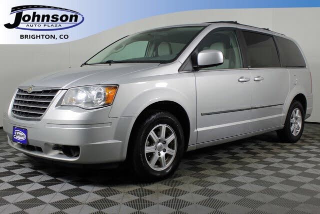minivan chrysler 2010