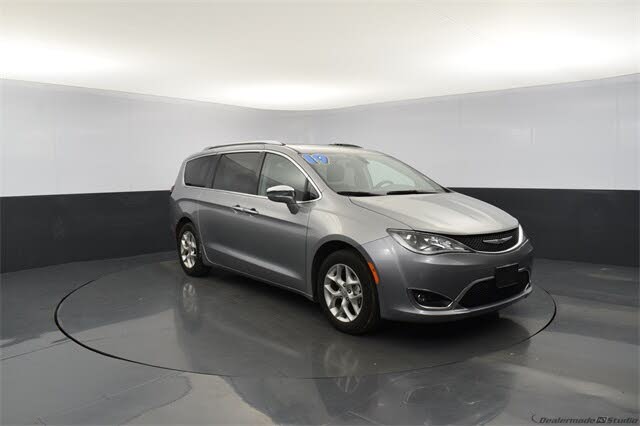 2019 chrysler pacifica limited for sale near me