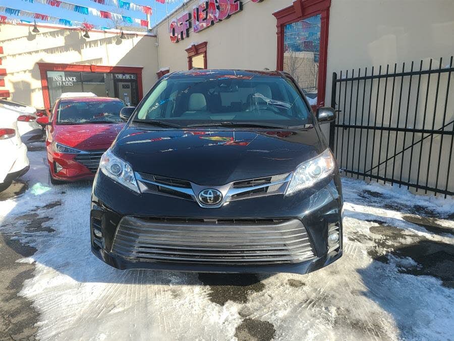 2020 sienna xle with auto access seat