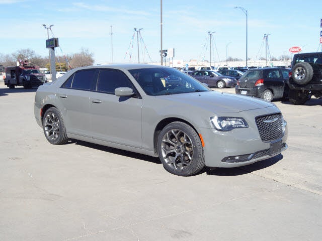 pic 2018 Chrysler 300 Srt8 For Sale cargurus