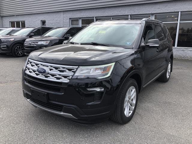 Used 19 Ford Explorer Xlt Awd For Sale With Photos Cargurus