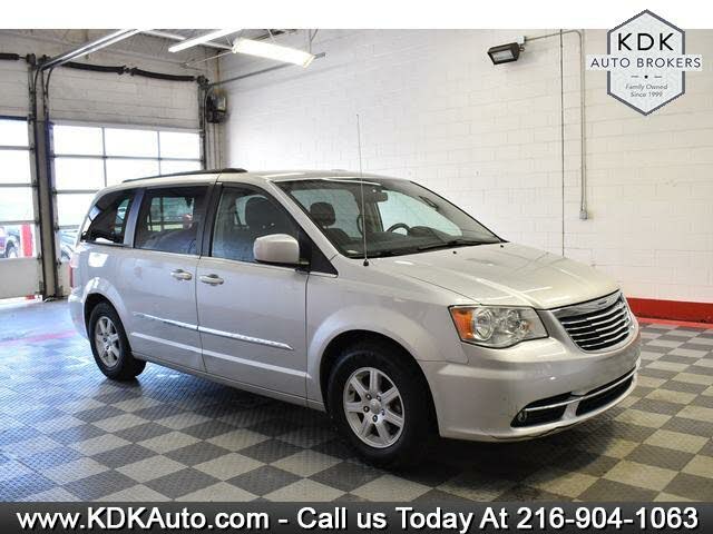 Used Chrysler Town & Country for Sale in Struthers, OH