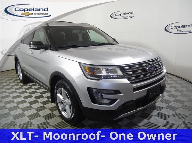 Used 17 Ford Explorer Xlt Awd For Sale With Photos Cargurus