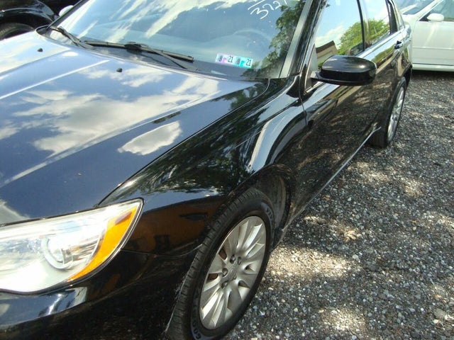 2012 Chrysler 200 LX Sedan FWD