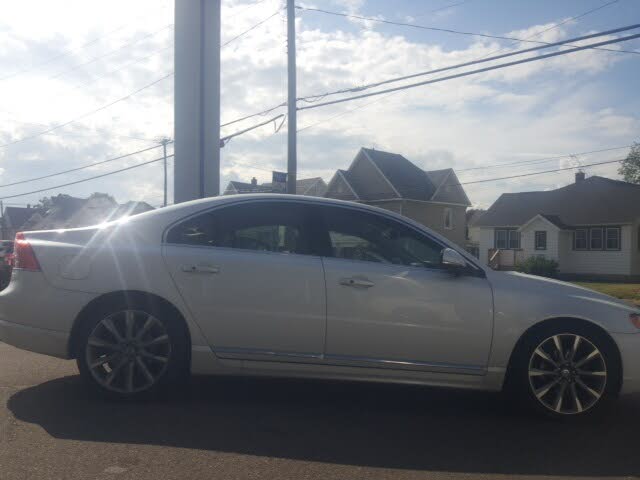 Vehicle Full Photo