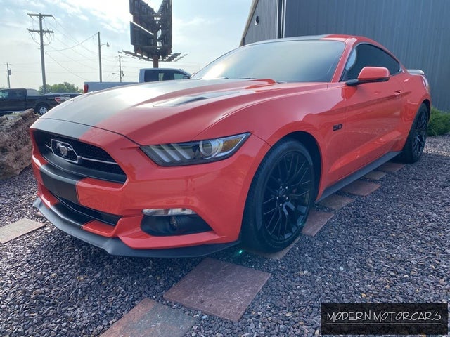 pics 2009 Ford Mustang Gt Premium Coupe Rwd cargurus