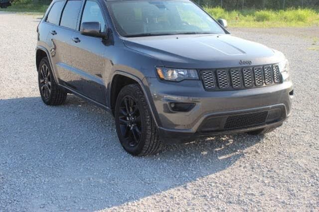 Used 18 Jeep Grand Cherokee Altitude For Sale With Photos Cargurus