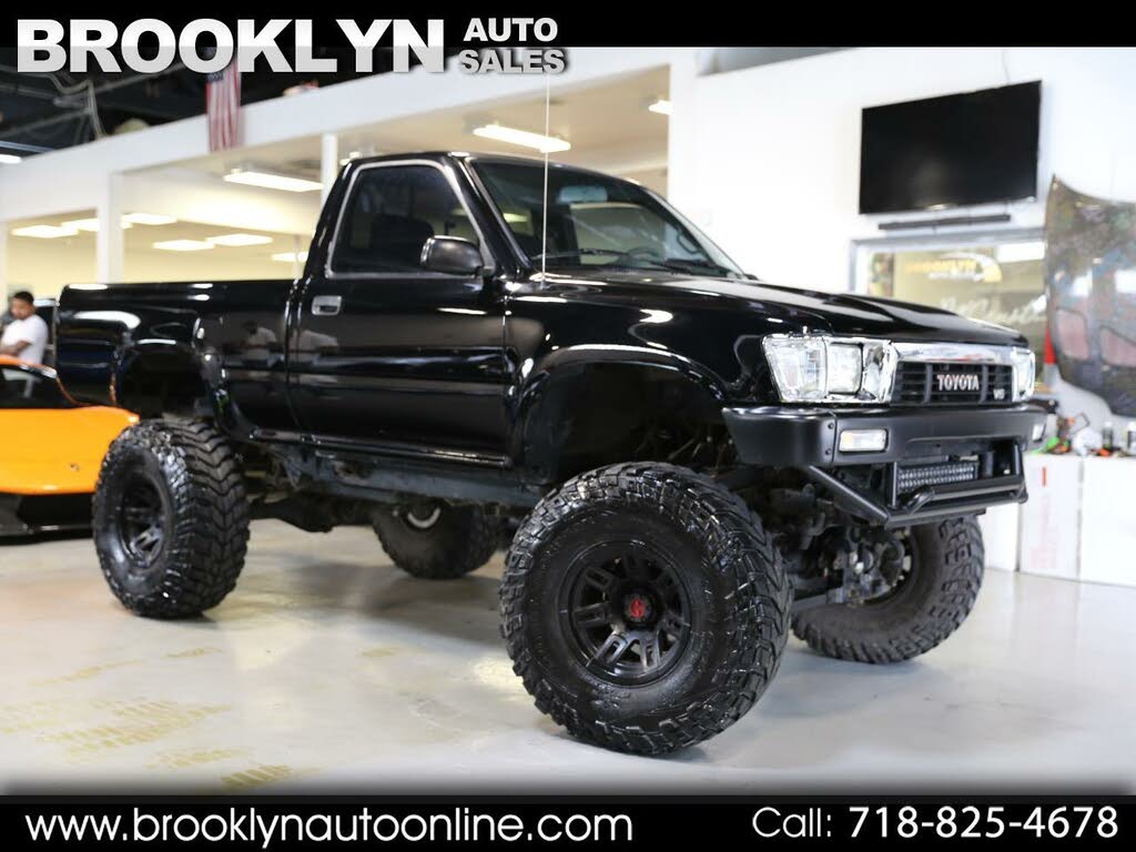 lifted 1990 toyota pickup