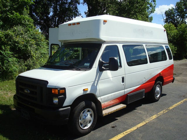Compare E 350 Xlt Super Duty Extended Passenger Van And Other 14 Ford E Series Trims For Sale Cargurus Compare E 350 Xlt Super Duty Extended Passenger Van And Other 14 Ford E Series Trims For Sale Cargurus