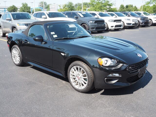 18 Fiat 124 Spider Lusso Red Top Edition For Sale In Chicago Il Cargurus