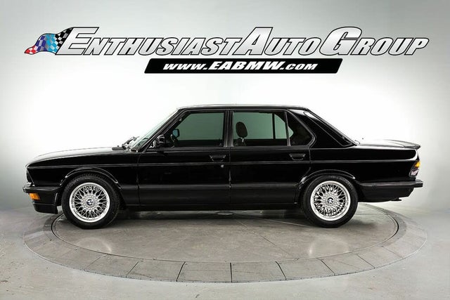 1988 BMW M5 RWD