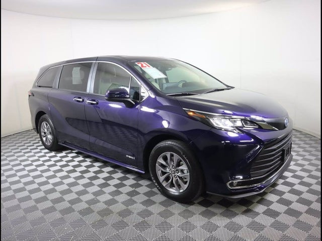 Used 2021 Toyota Sienna XLE 7-Passenger AWD for Sale (with Photos