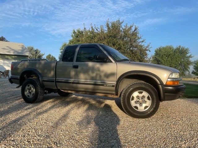 2003 Chevrolet S-10 LS ZR2 Extended Cab 4WD