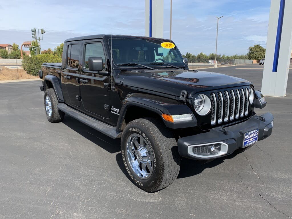 Used 21 Jeep Gladiator Sport Crew Cab 4wd For Sale With Photos Cargurus
