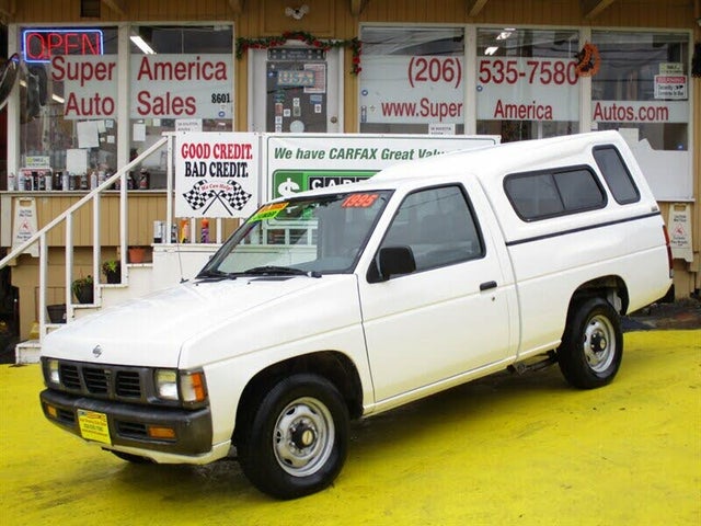1995 Nissan Truck XE Standard Cab SB