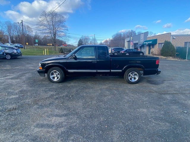 2001 Chevrolet S-10 LS Extended Cab RWD
