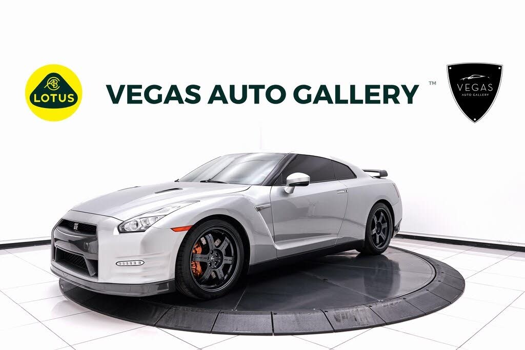 Used 17 Nissan Gt R For Sale With Photos Cargurus