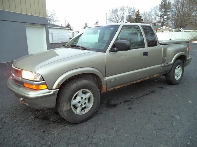 2000 Chevrolet S-10 LS Extended Cab RWD