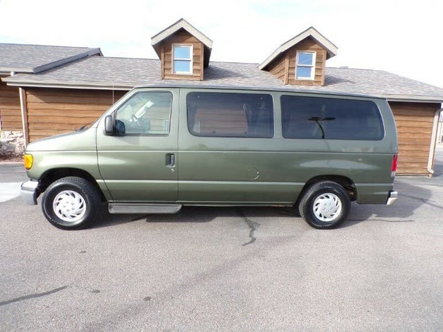 2003 Ford E-Series E-150 XL Passenger Van