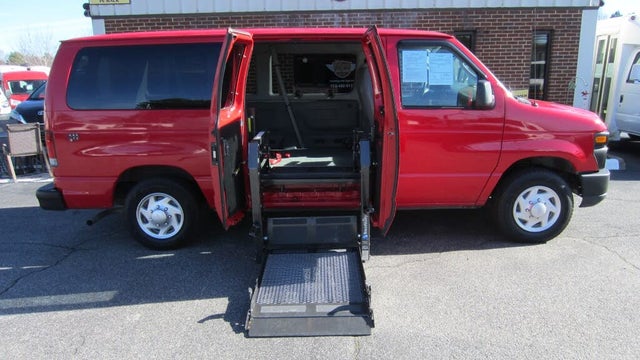 2008 Ford E-Series E-150 XL Passenger Van