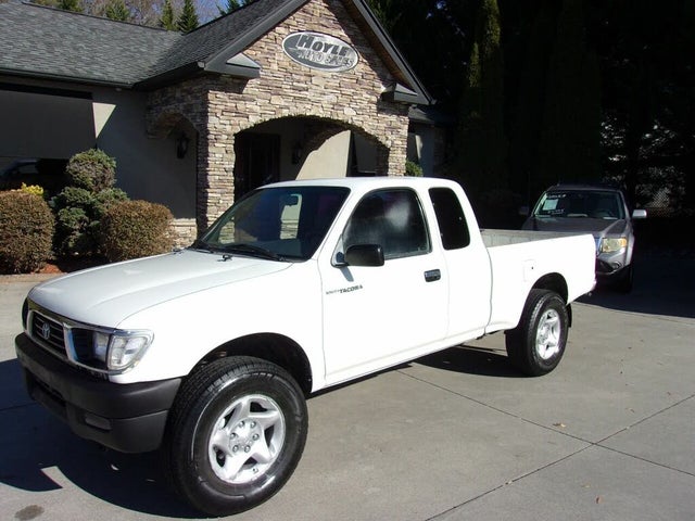 1995 Toyota Tacoma 2 Dr STD 4WD Extended Cab SB
