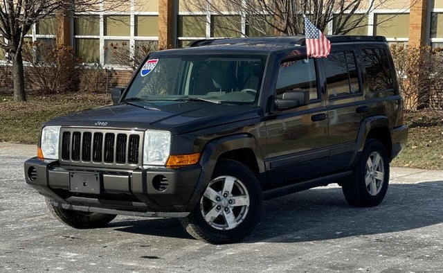 2006 Jeep Commander Base 4WD