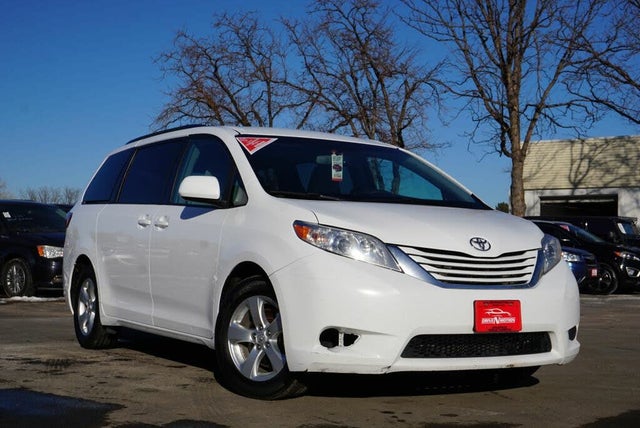 2016 Toyota Sienna LE Mobility 7-Passenger