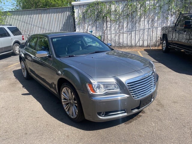2011 Chrysler 300 Limited RWD