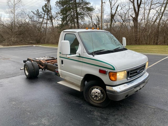 2005 Ford E-Series Chassis E-150 Recreational RWD