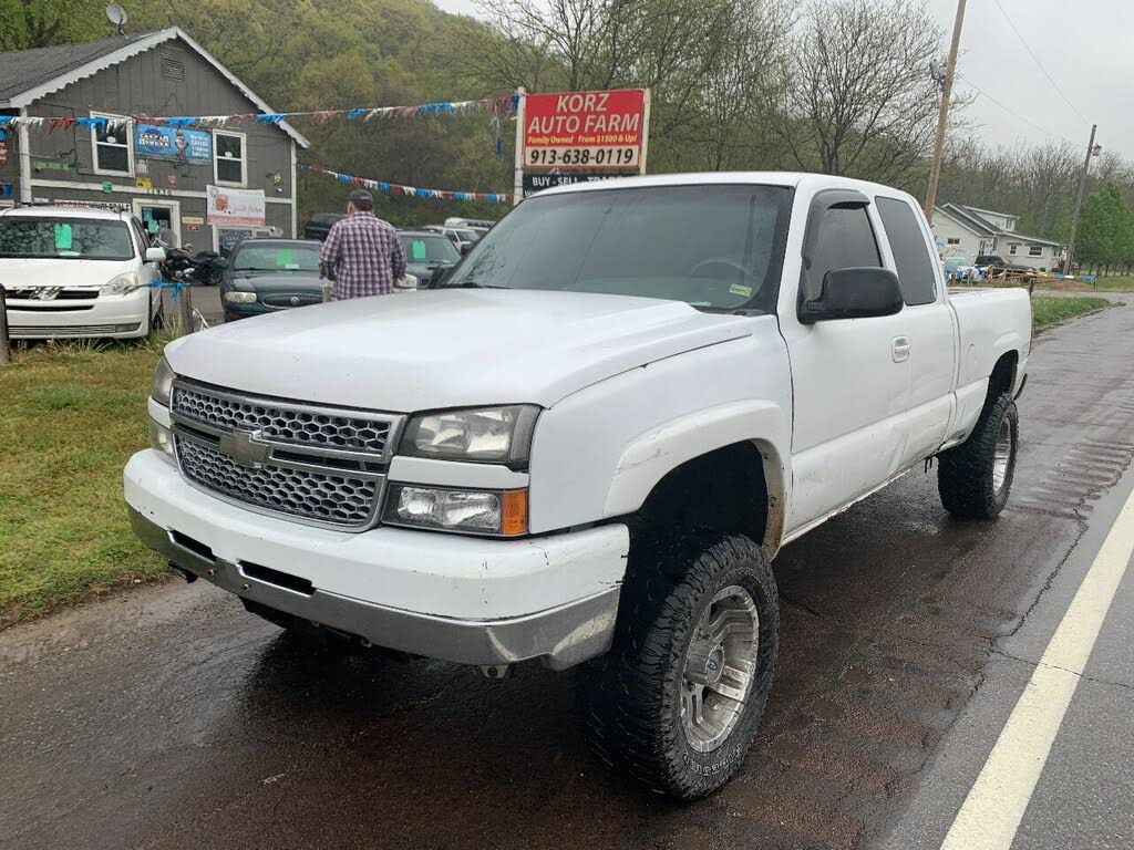 2005 Chevrolet Silverado 2500HD Work Truck Extended Cab 4WD