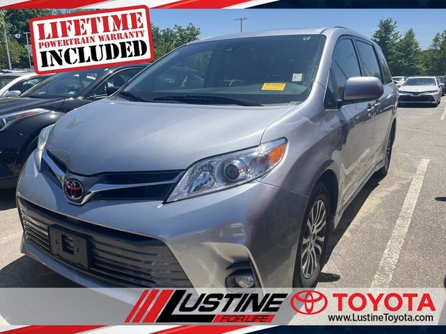 2018 Toyota Sienna XLE 7-Passenger FWD with Auto-Access Seat