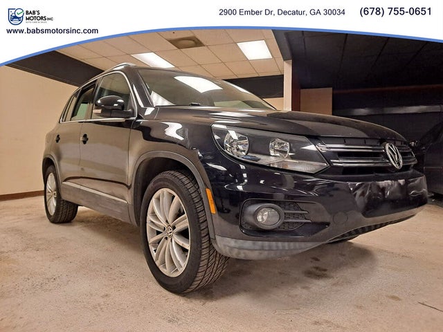 2012 Volkswagen Tiguan SE with Sunroof and Navigation