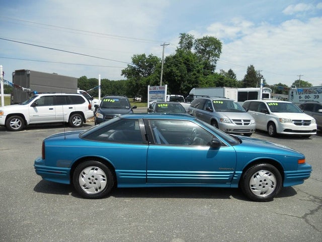 1993 Oldsmobile Cutlass Supreme 2 Dr Special Coupe