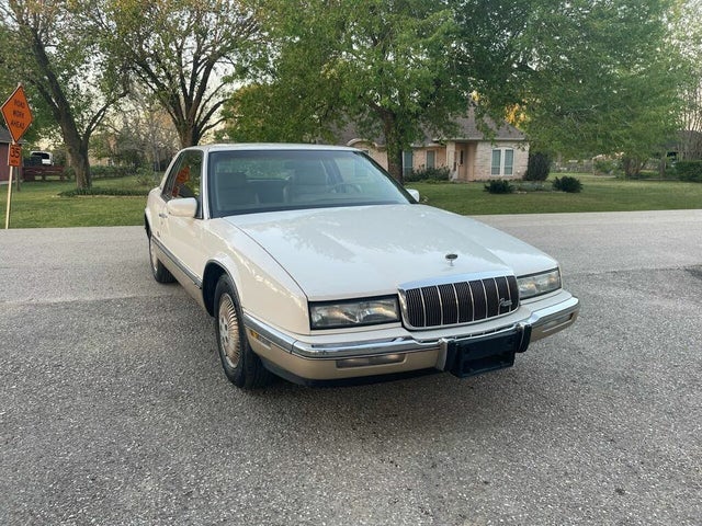 1992 Buick Riviera Coupe FWD