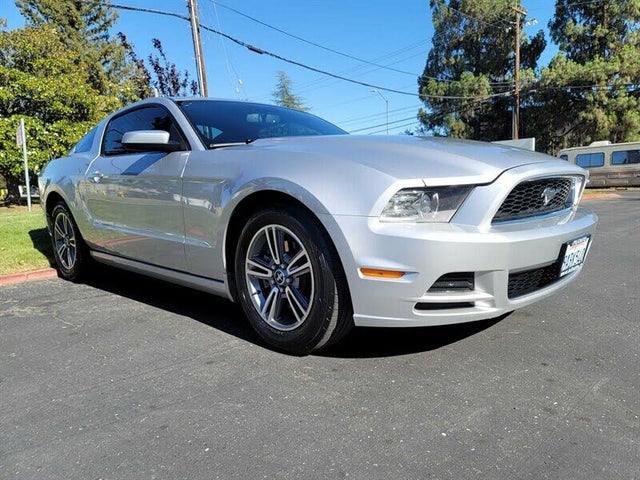 2013 Ford Mustang V6 Coupe RWD