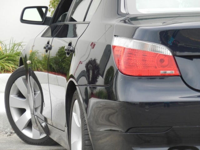 2006 BMW 5 Series 530i Sedan RWD