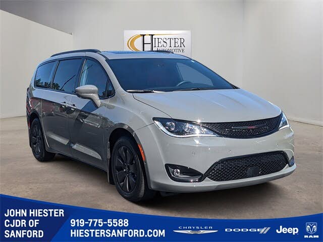 2020 Chrysler Pacifica Hybrid Red-S FWD