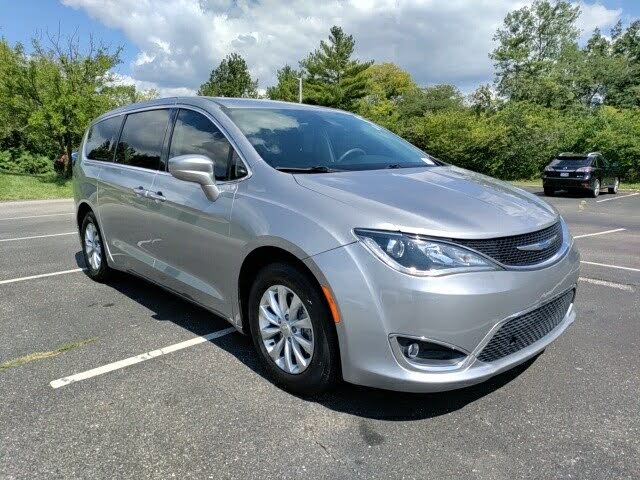 2018 Chrysler Pacifica Touring Plus FWD