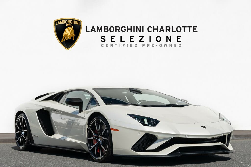 lamborghini aventador white and black