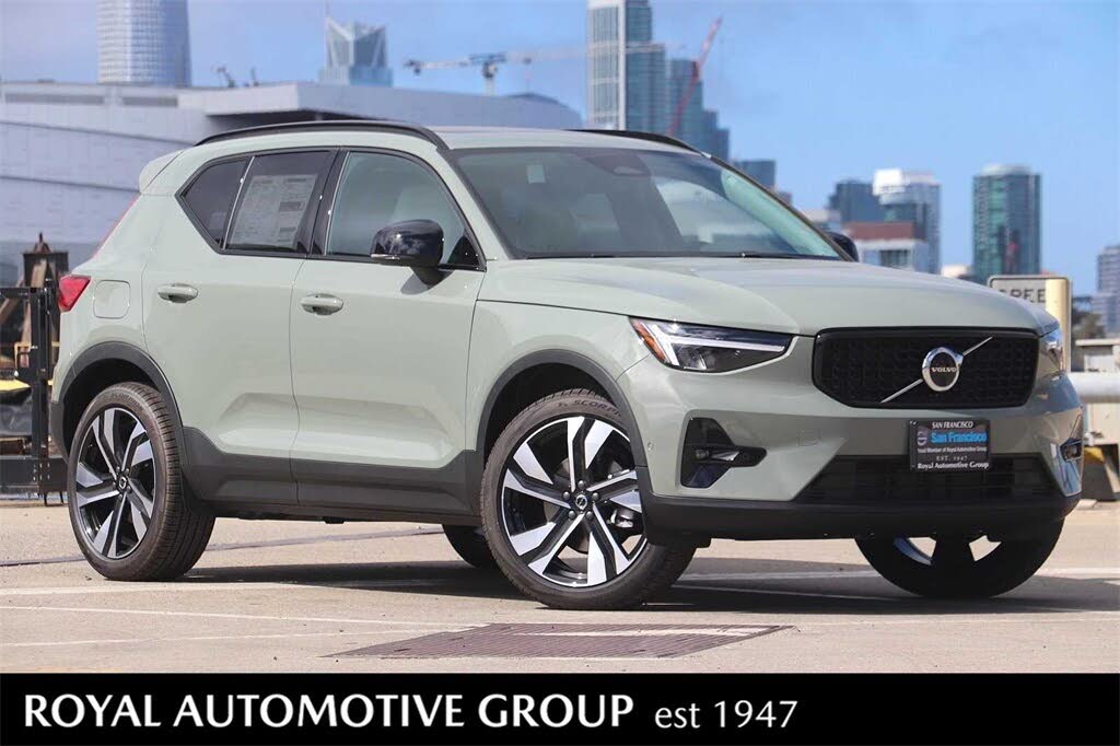 black xc40 volvo crossover