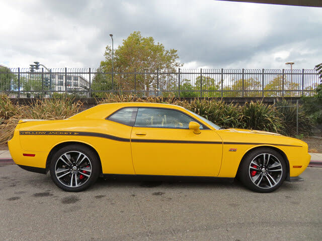 2022 dodge challenger yellow jacket