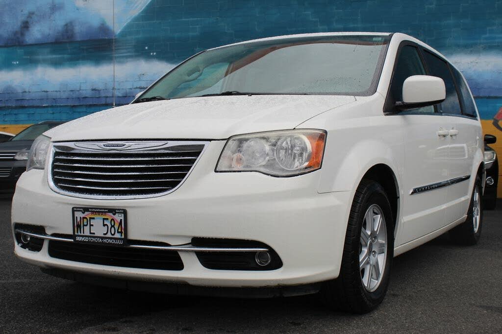 chrysler town and country 2022 limited