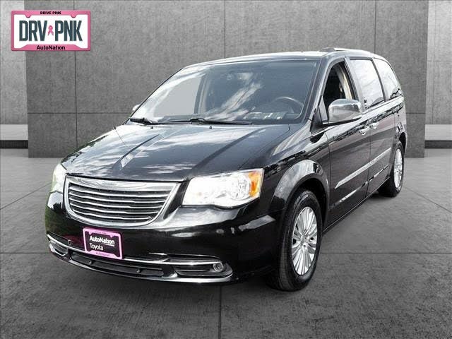 chrysler town and country 2022 limited