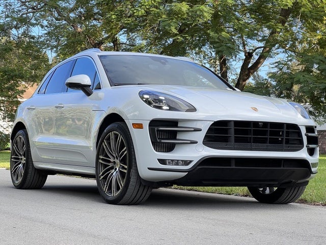 2018 Porsche Macan Turbo with Performance Package AWD
