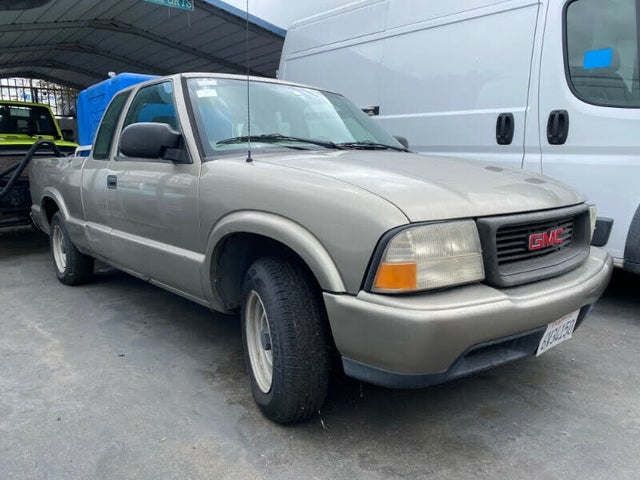 2001 GMC Sonoma SL Extended Cab Short Bed 2WD